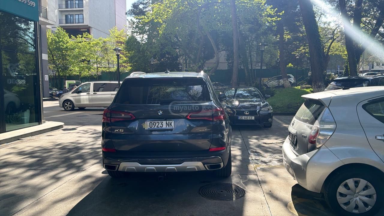 BMW X5 - фото 4