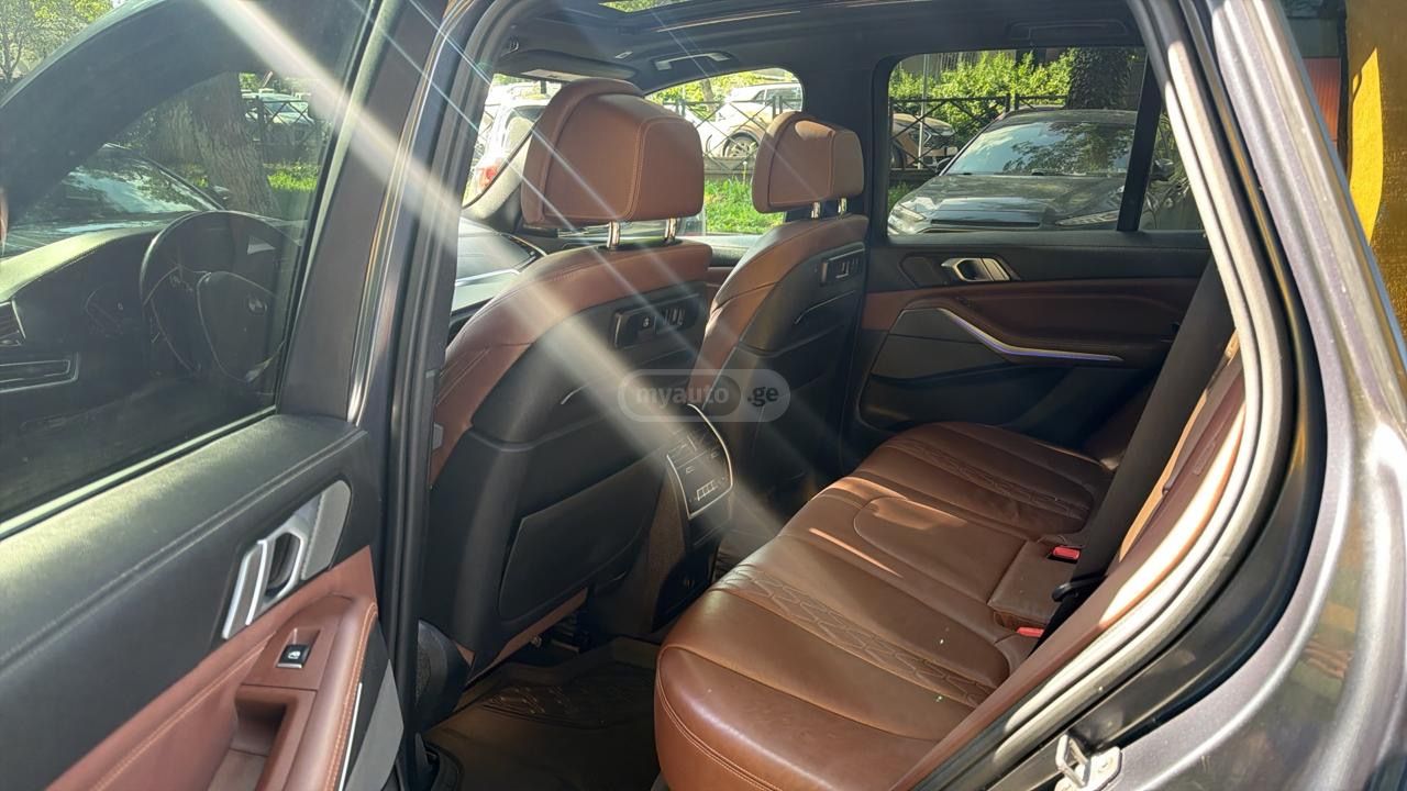 BMW X5 - фото 7
