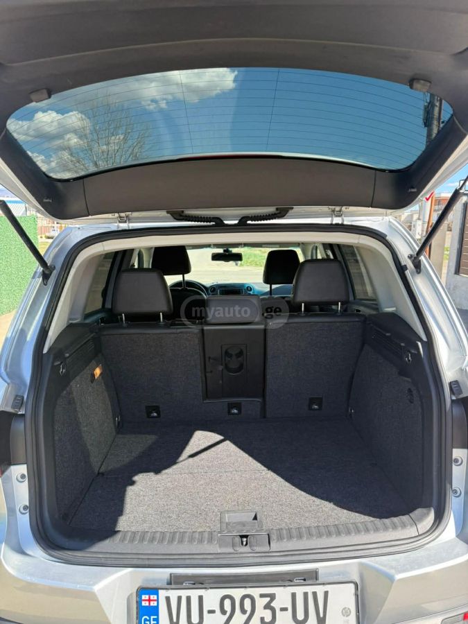 Volkswagen Tiguan - фото 11