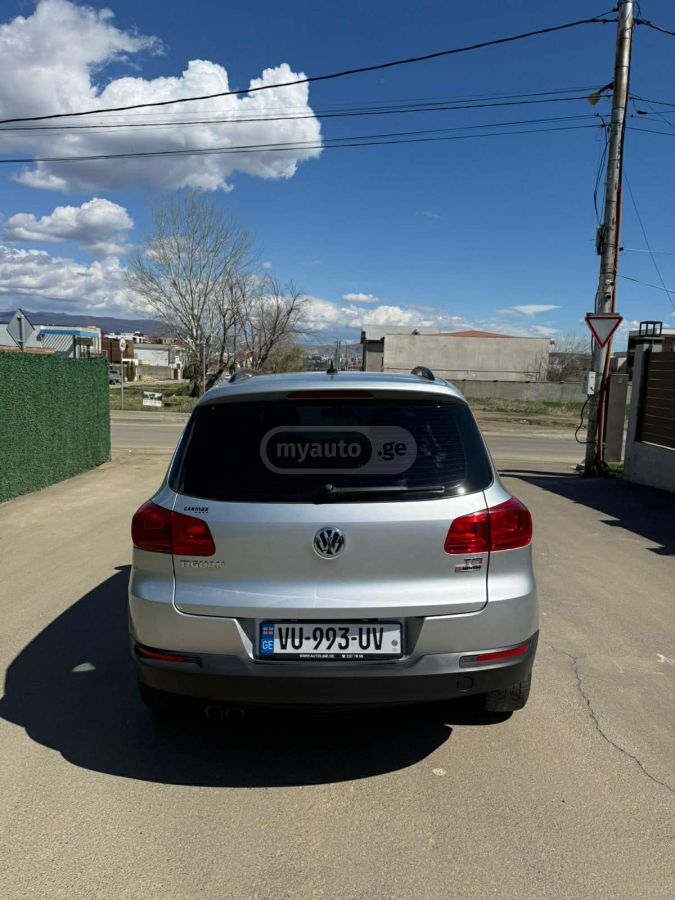 Volkswagen Tiguan - фото 4