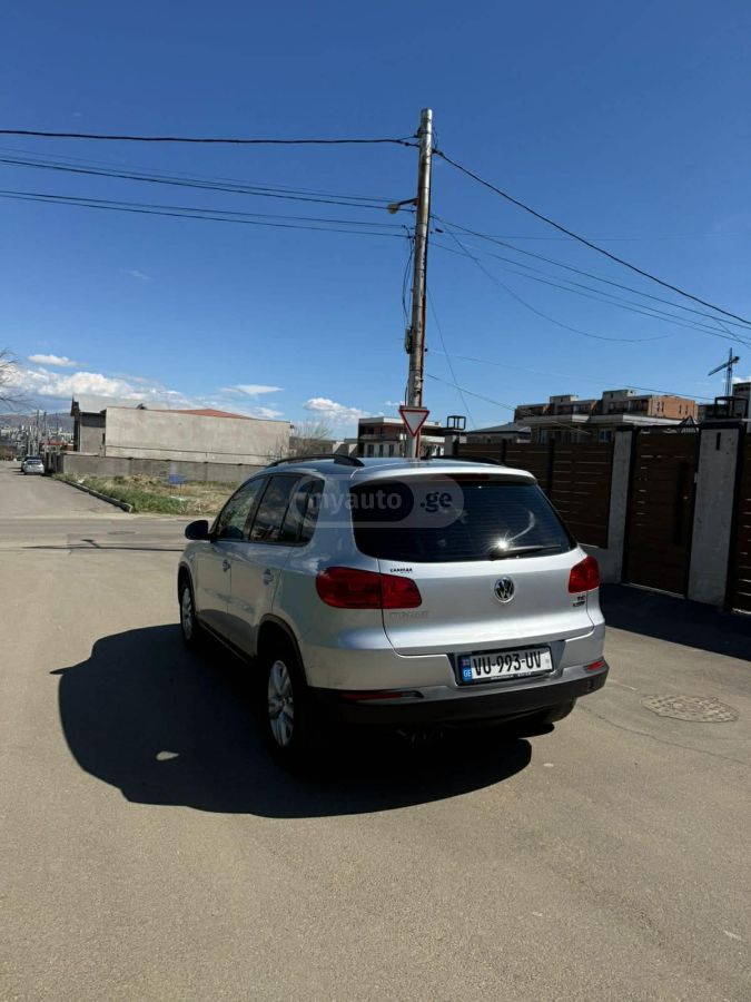Volkswagen Tiguan - фото 7