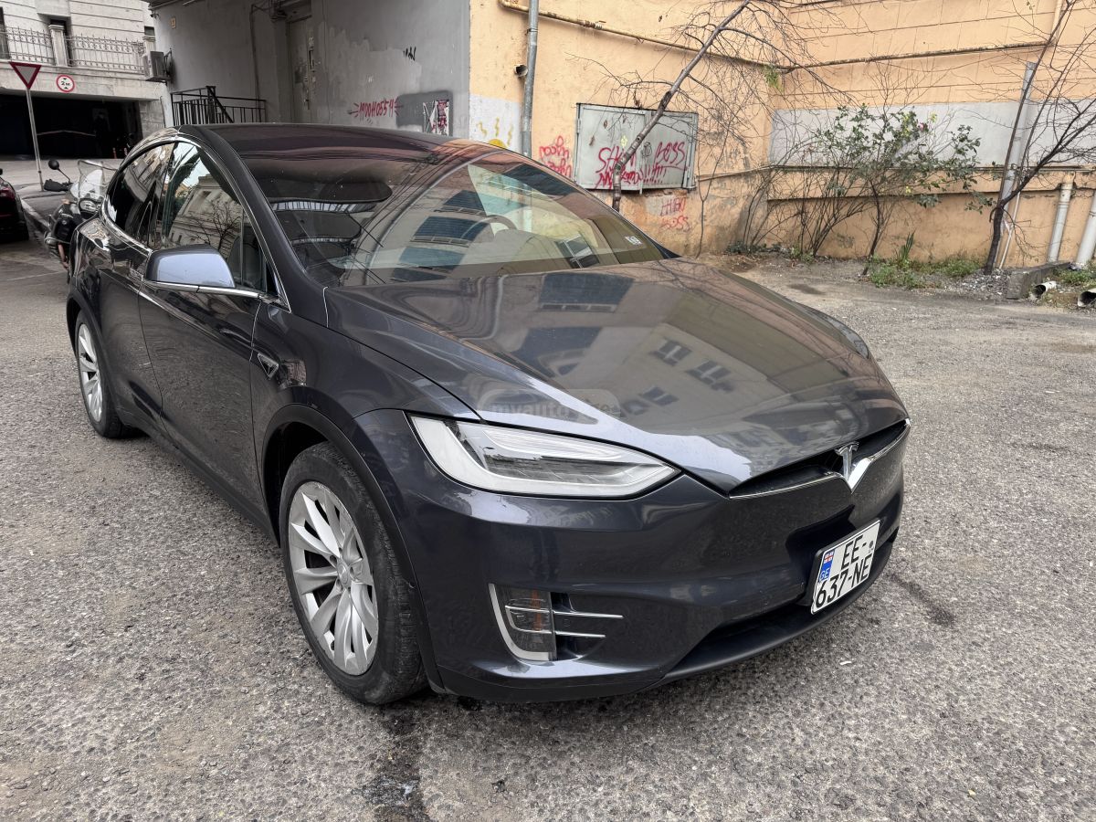 Tesla Model X - фото 1