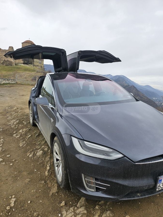 Tesla Model X - фото 5