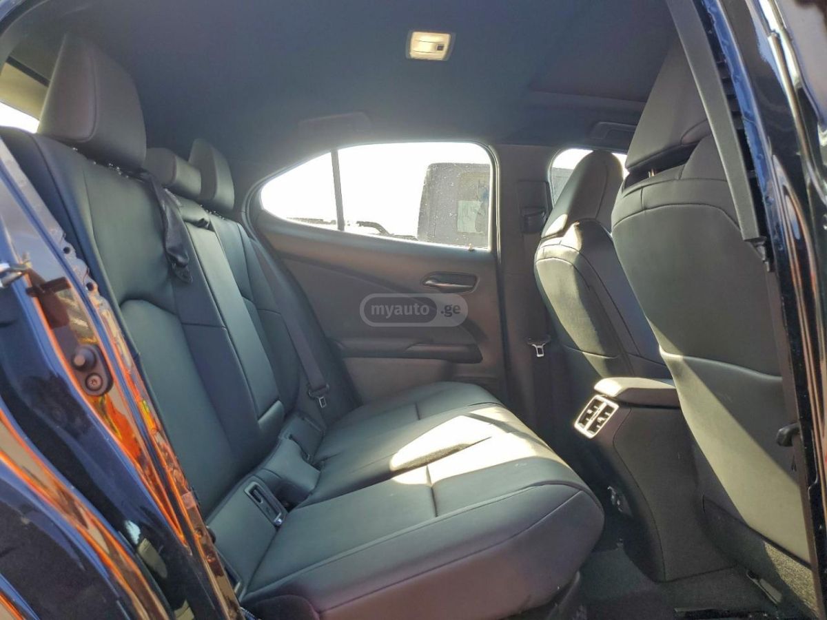 Lexus UX 250 h 2023 — миниатюра 11