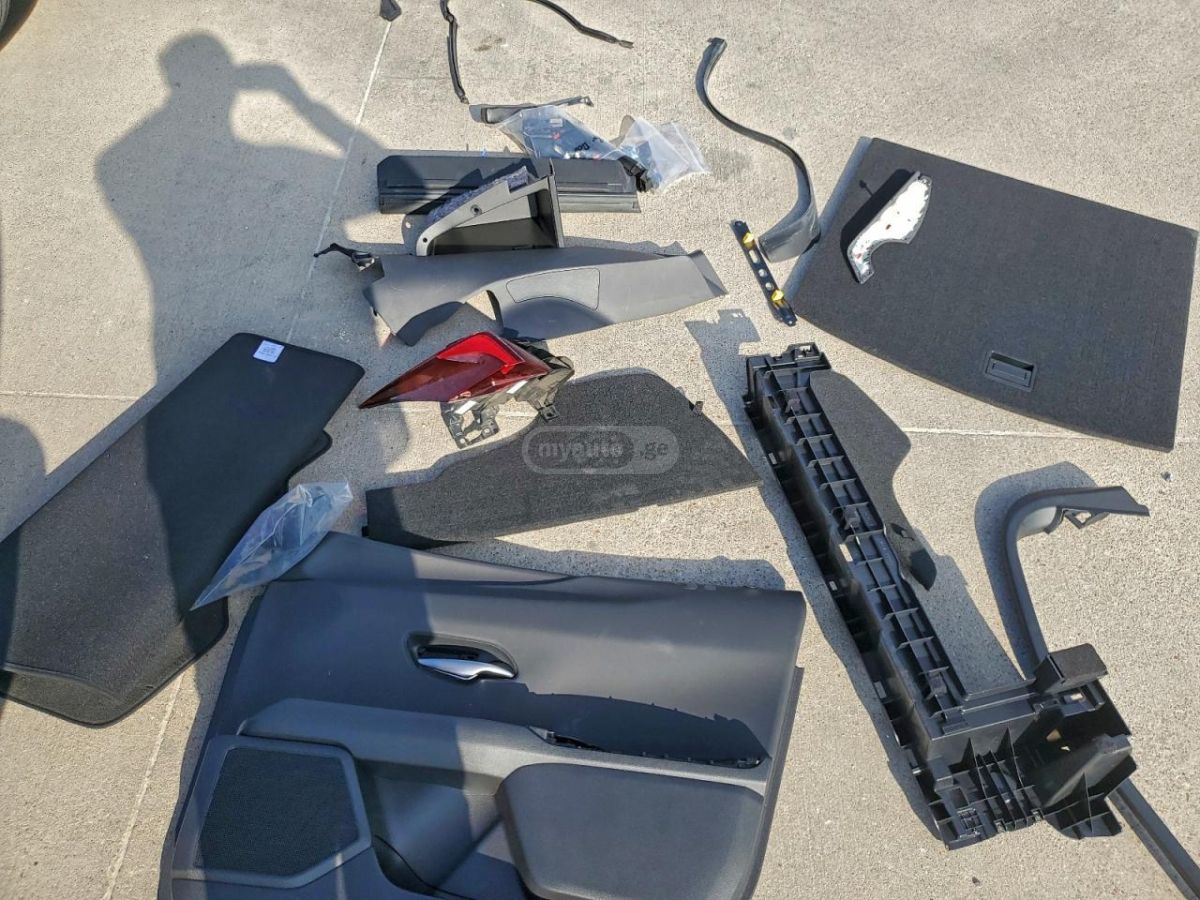 Lexus UX 250 h 2023 — миниатюра 13