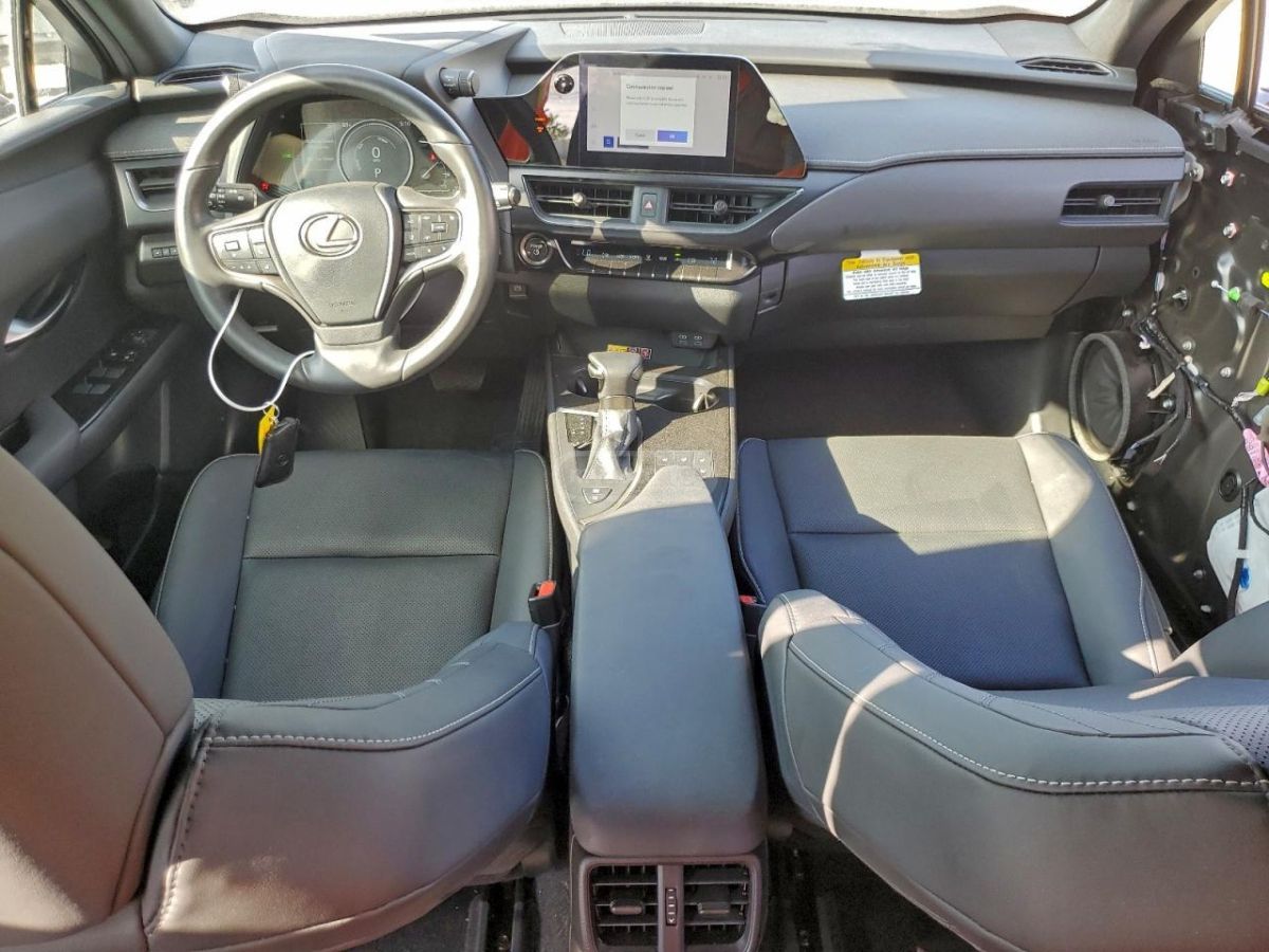 Lexus UX 250 h 2023 — миниатюра 8