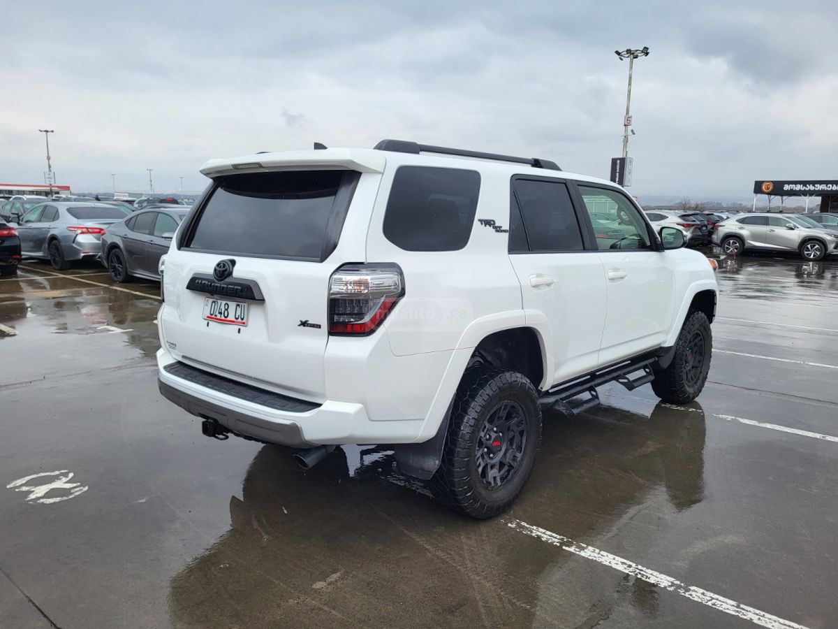 Toyota 4 Runner - фото 4