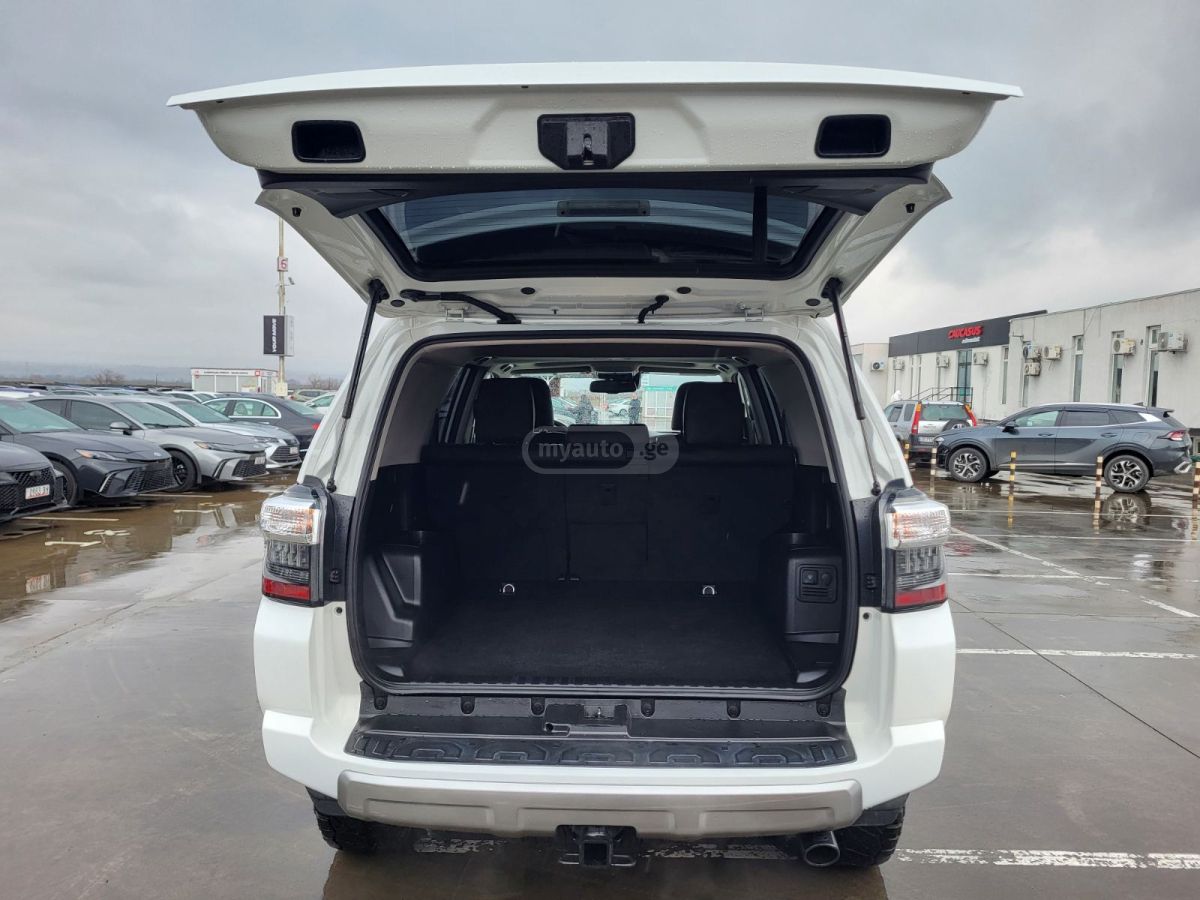 Toyota 4 Runner - фото 6