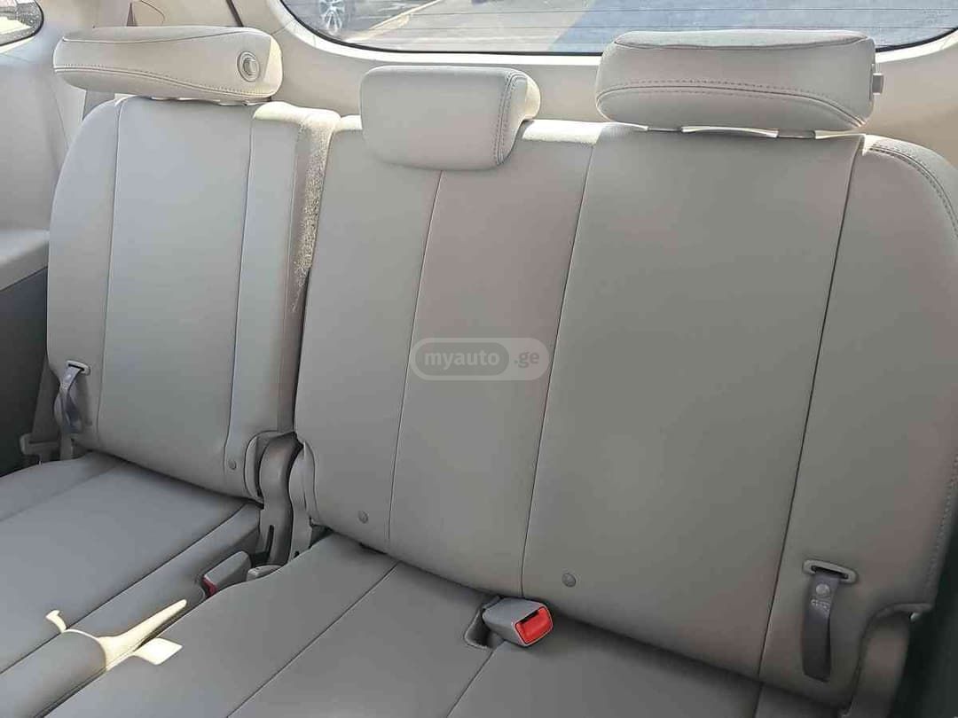 Toyota Sienna - фото 7