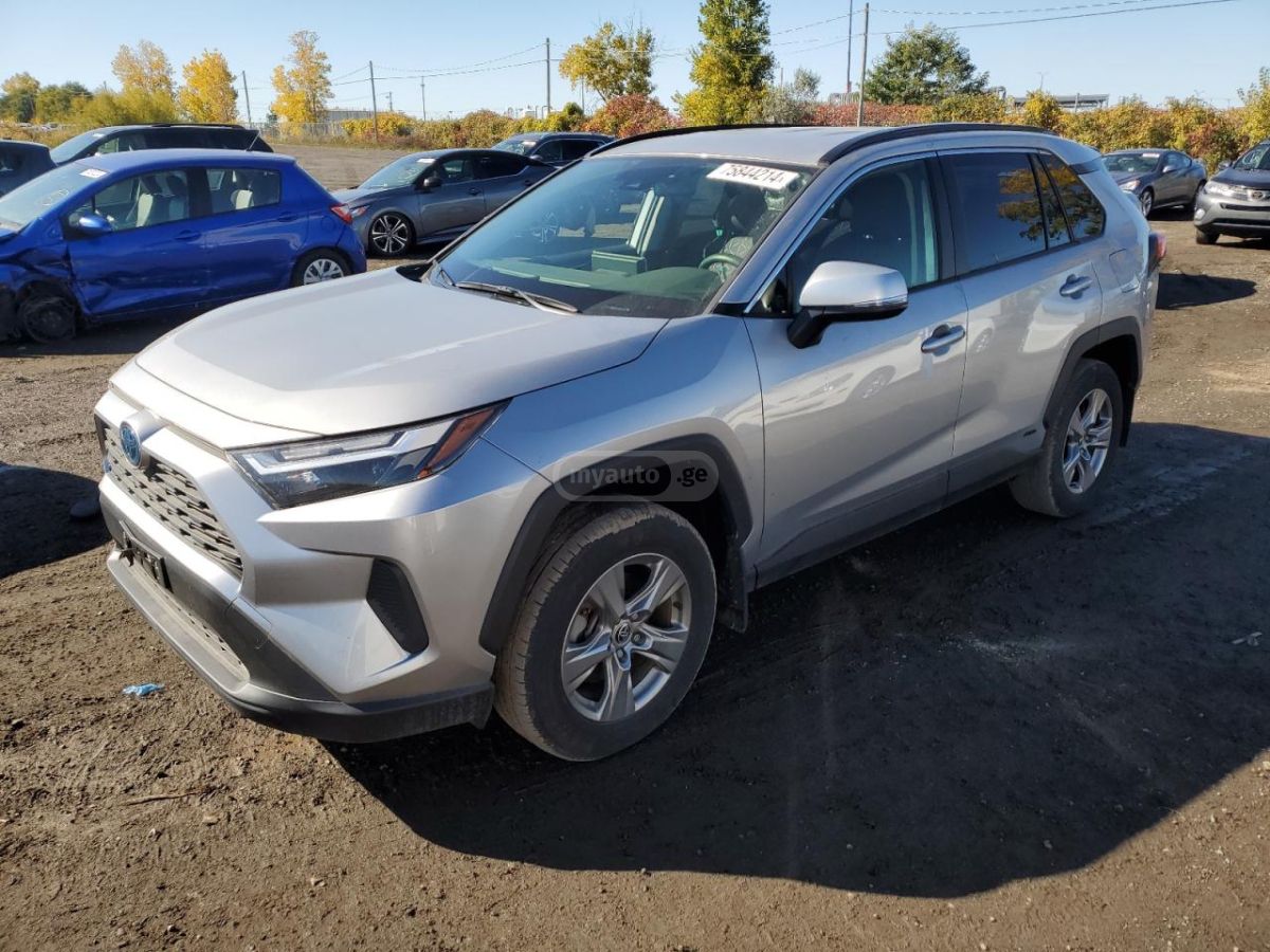 Toyota RAV 4 - фото 1