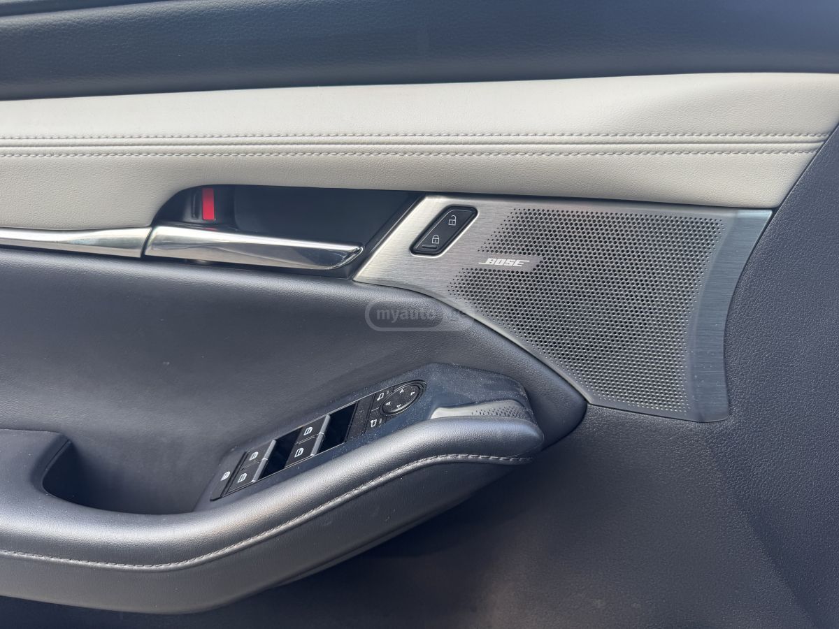 Mazda Mazda 3 - фото 9