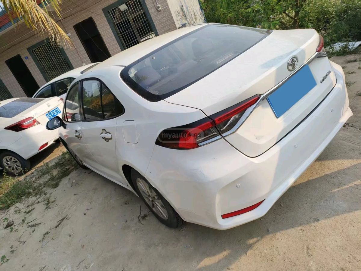 Toyota Corolla Fielder - фото 4