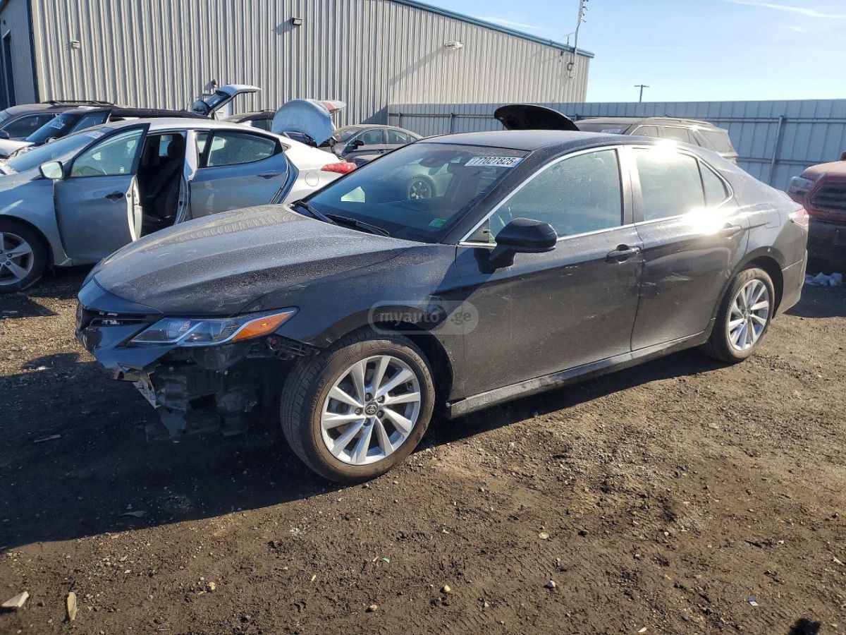 Toyota LE 4dr Front-Wheel Drive Sedan — миниатюра 1