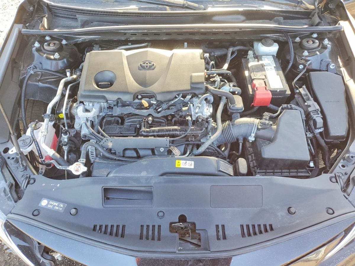 Toyota LE 4dr Front-Wheel Drive Sedan — миниатюра 11