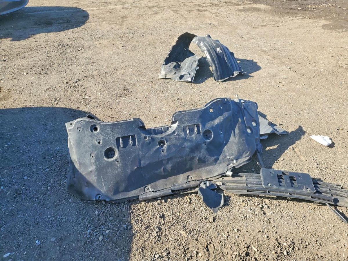 Toyota LE 4dr Front-Wheel Drive Sedan — миниатюра 12