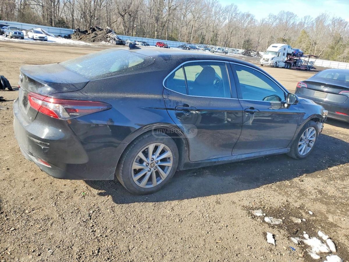 Toyota LE 4dr Front-Wheel Drive Sedan — миниатюра 3