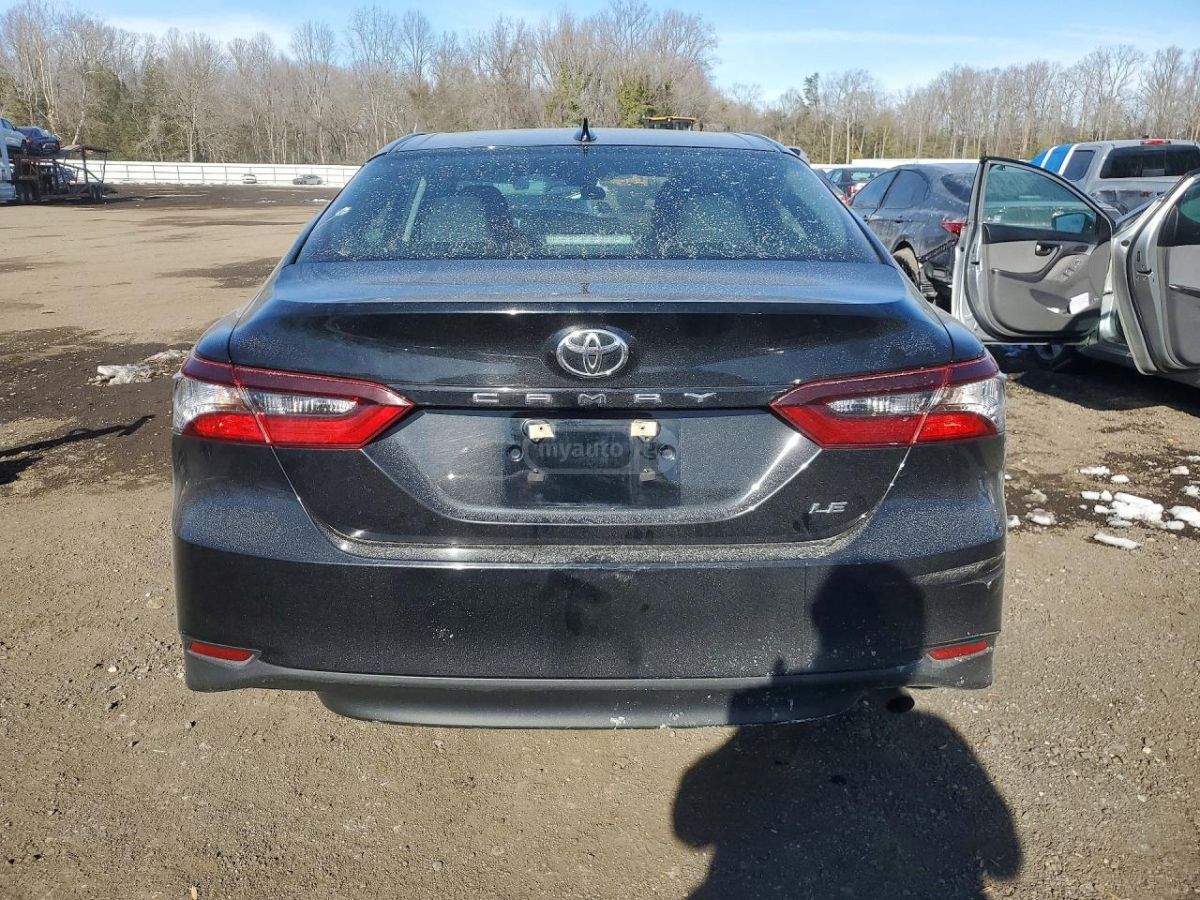 Toyota LE 4dr Front-Wheel Drive Sedan — миниатюра 6