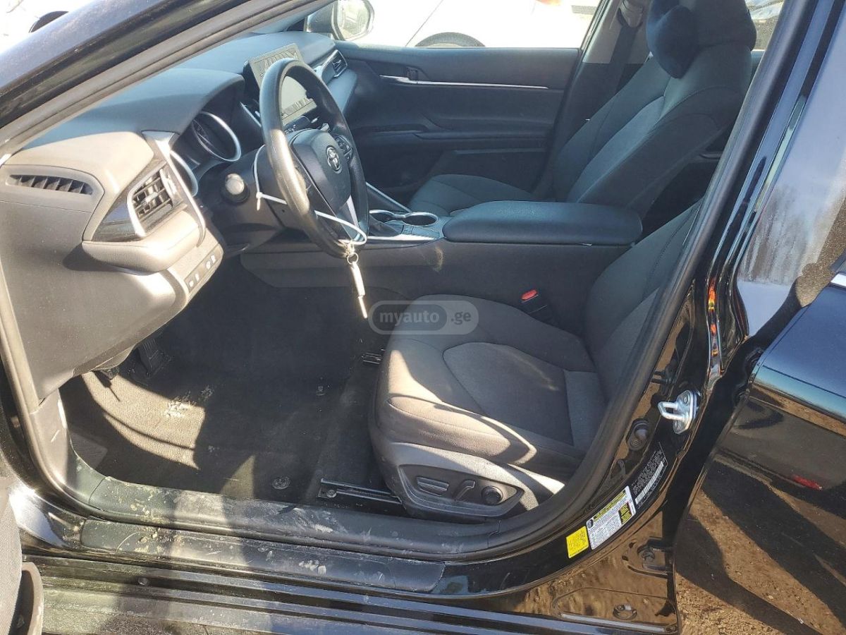 Toyota LE 4dr Front-Wheel Drive Sedan — миниатюра 7