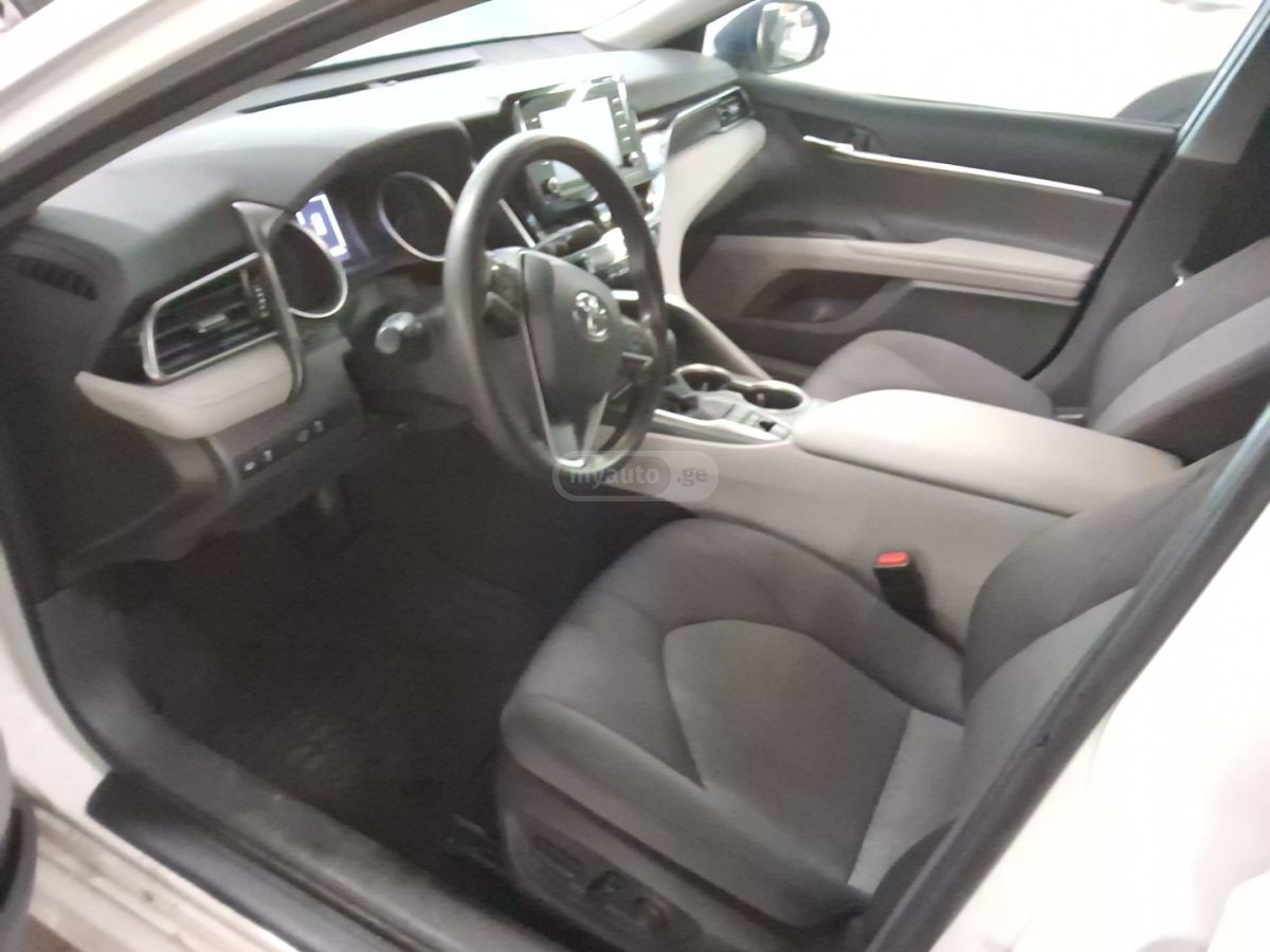 Toyota Camry - фото 5