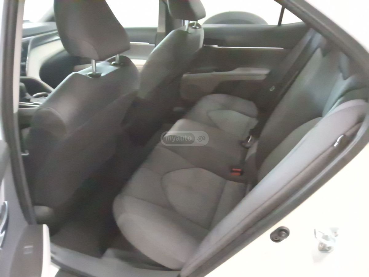 Toyota Camry - фото 7