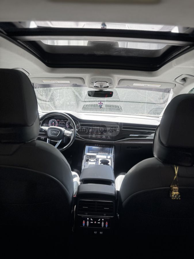 Audi Q8 - фото 11
