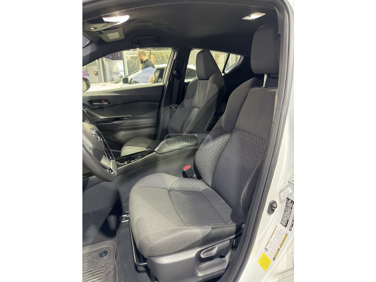 Toyota CHR - фото 6