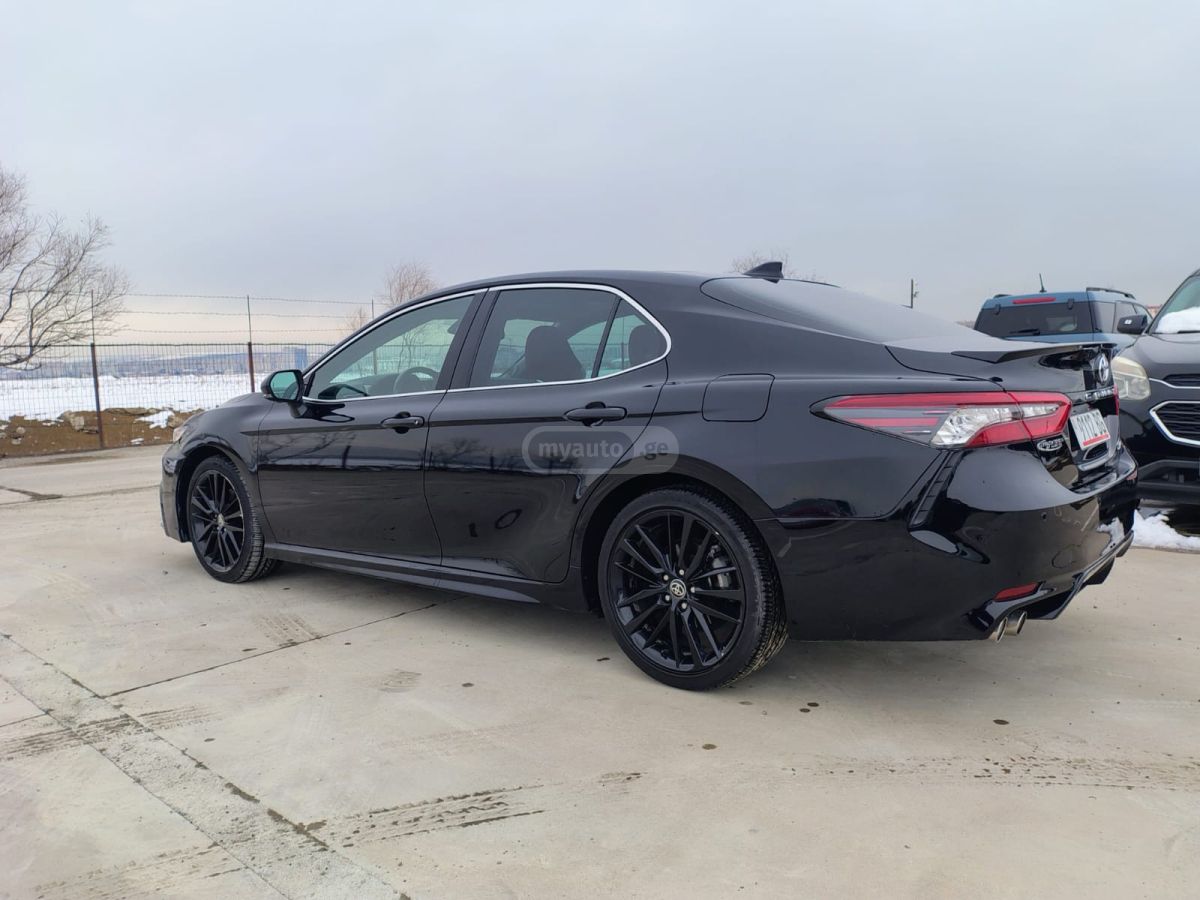 Toyota XSE 4dr Sedan CVT — миниатюра 2