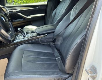 BMWX52017