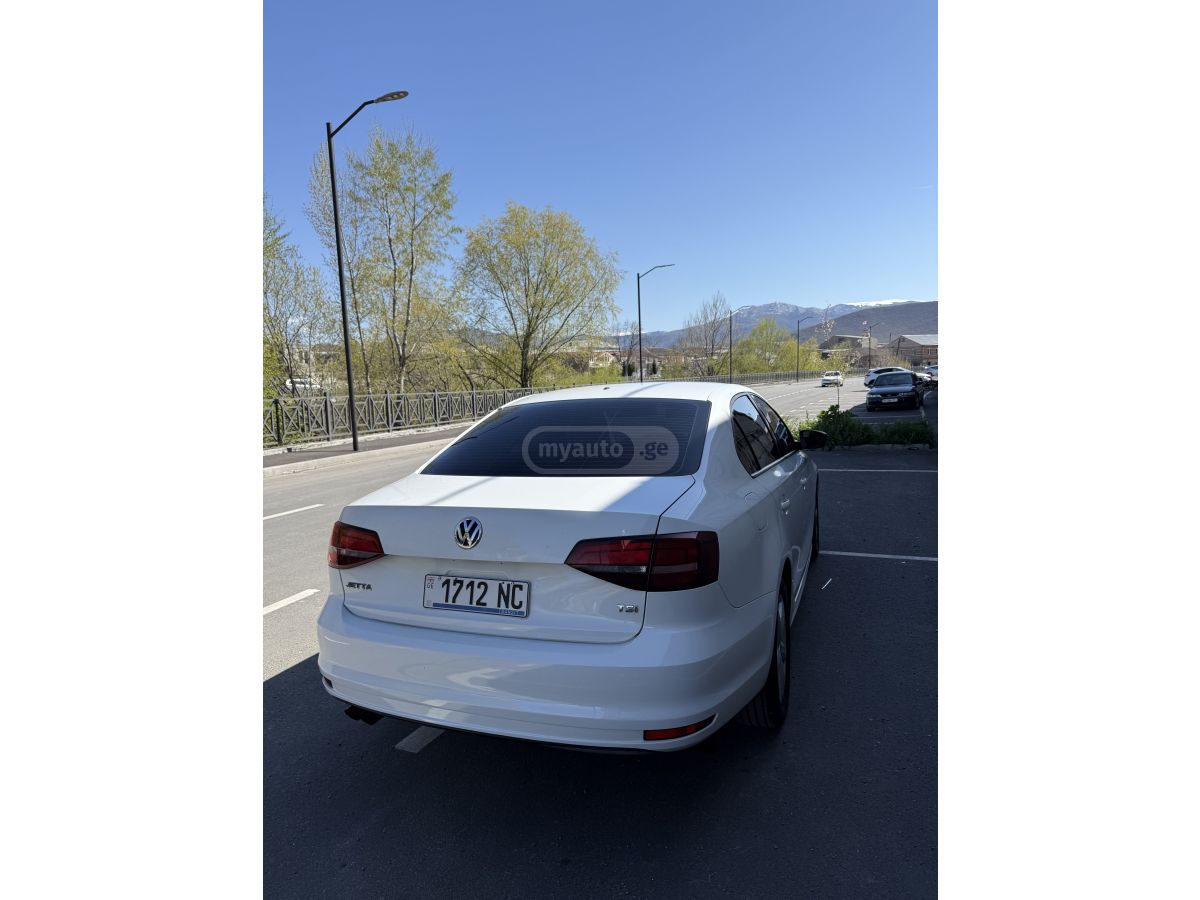 Volkswagen Jetta - фото 3