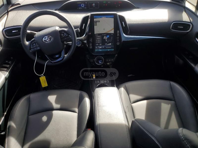 Toyota Prius Prime - фото 9