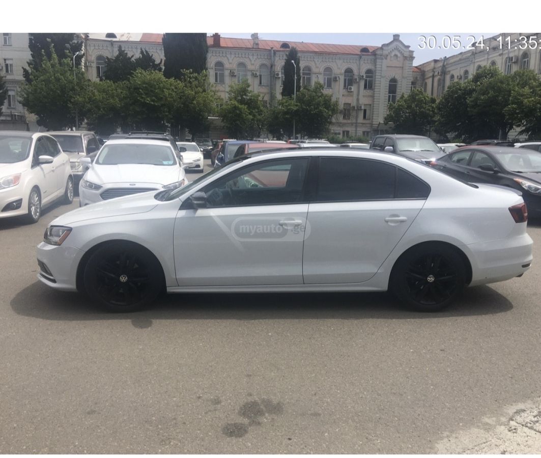 Volkswagen Jetta - фото 1