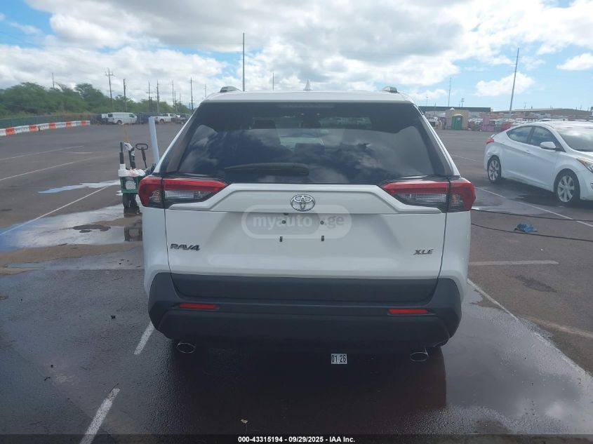 Toyota XLE — миниатюра 14