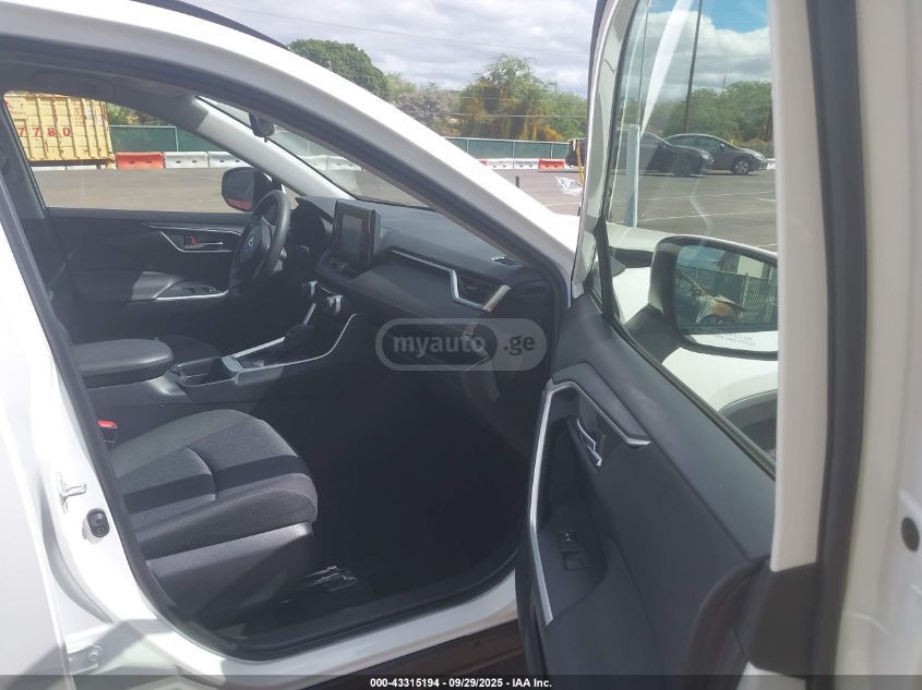 Toyota XLE — миниатюра 6