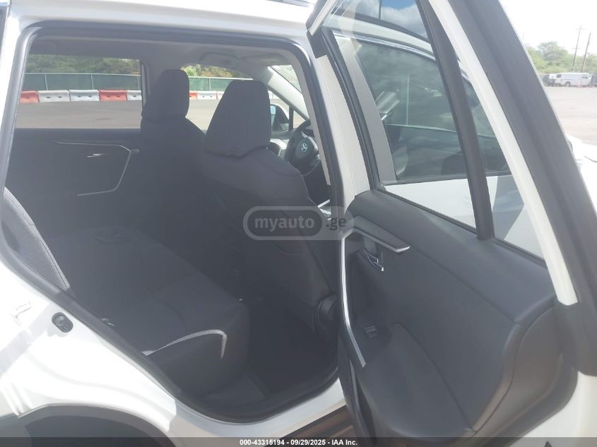 Toyota XLE — миниатюра 9