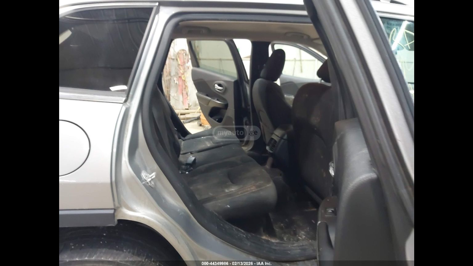 Jeep Cherokee - фото 12