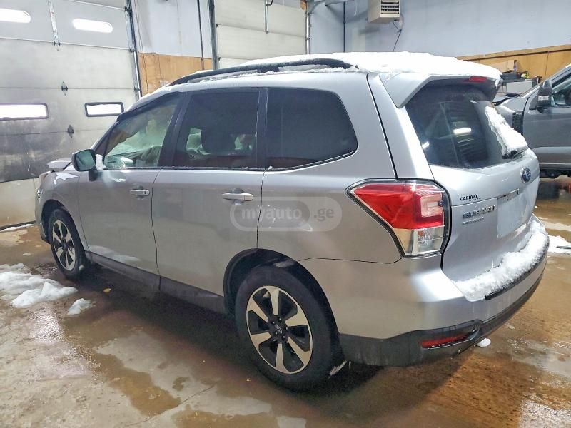 Subaru Forester - фото 2