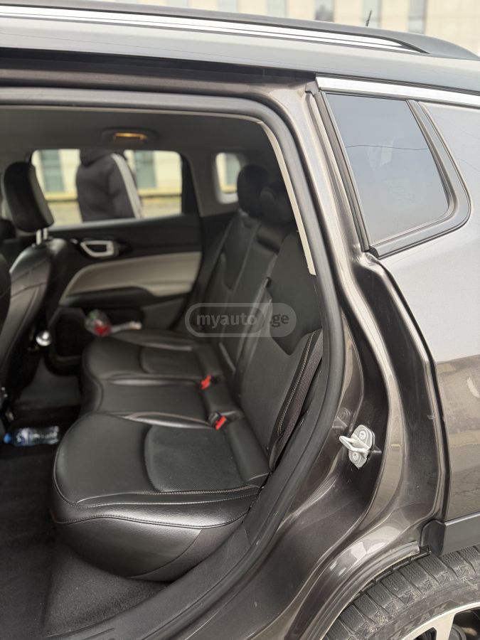 Jeep Compass - фото 11