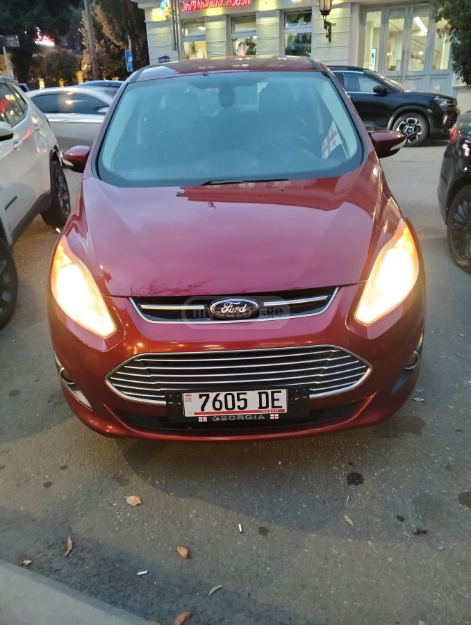 Ford C-MAX - фото 1