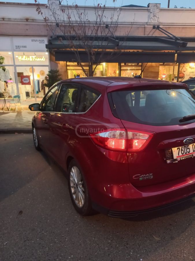 Ford C-MAX - фото 12