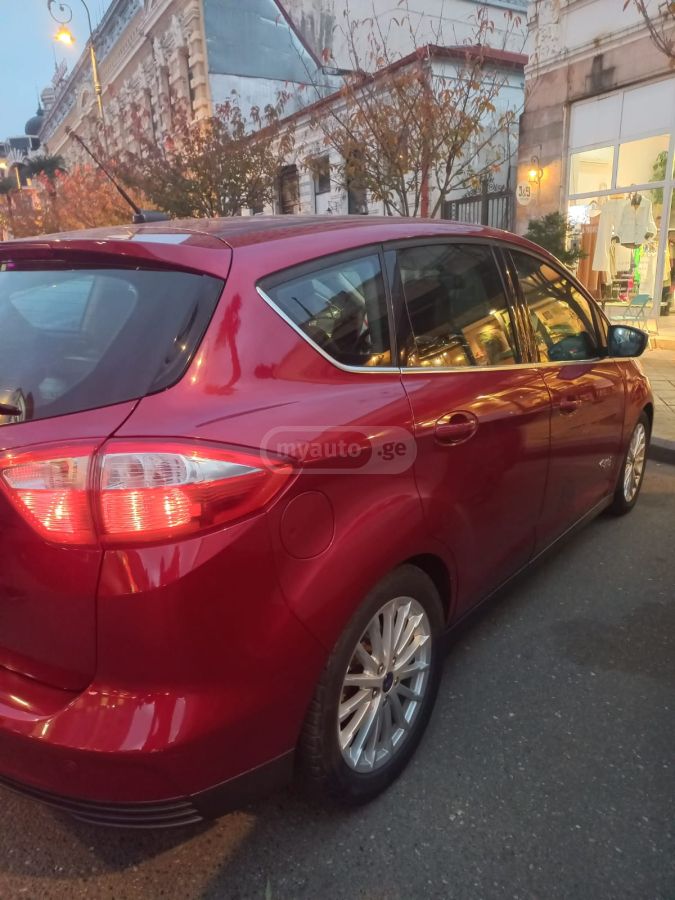 Ford C-MAX - фото 13