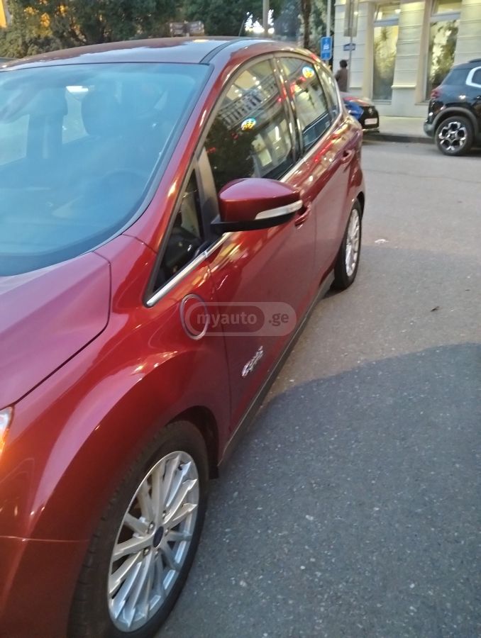 Ford C-MAX - фото 7