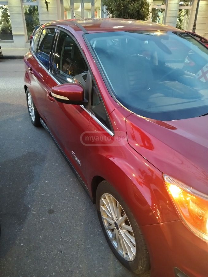 Ford C-MAX - фото 8