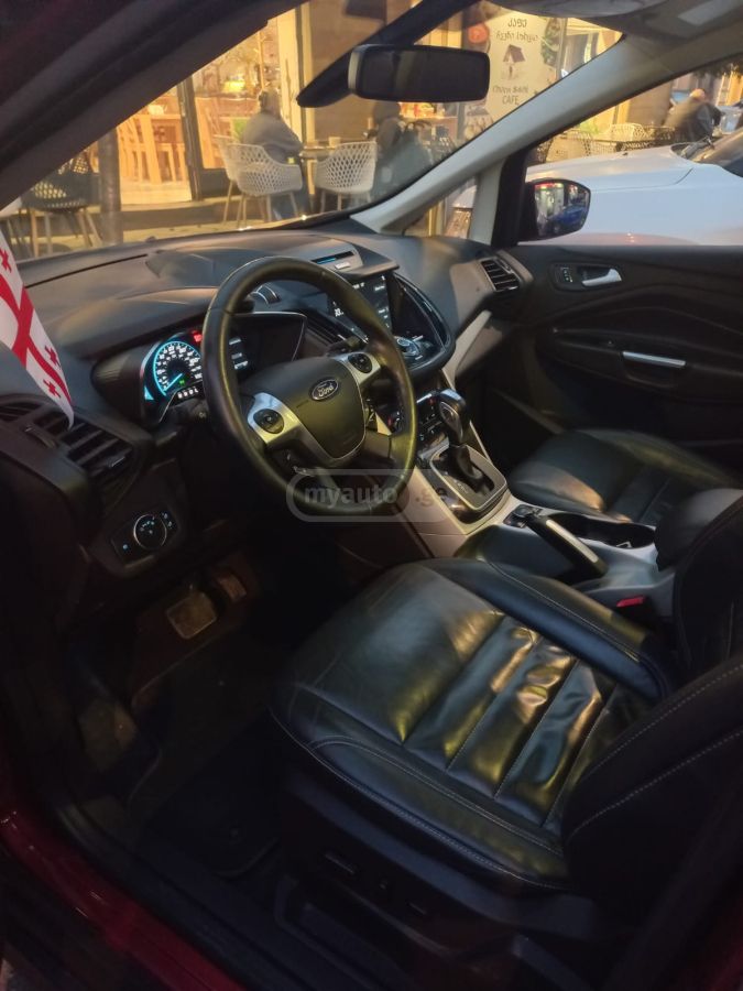 Ford C-MAX - фото 9