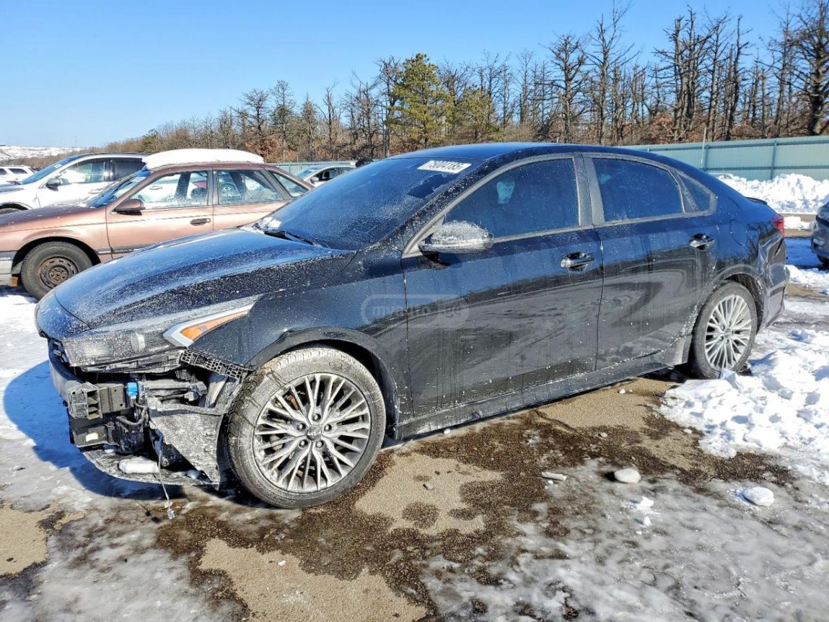 Kia Forte - фото 1