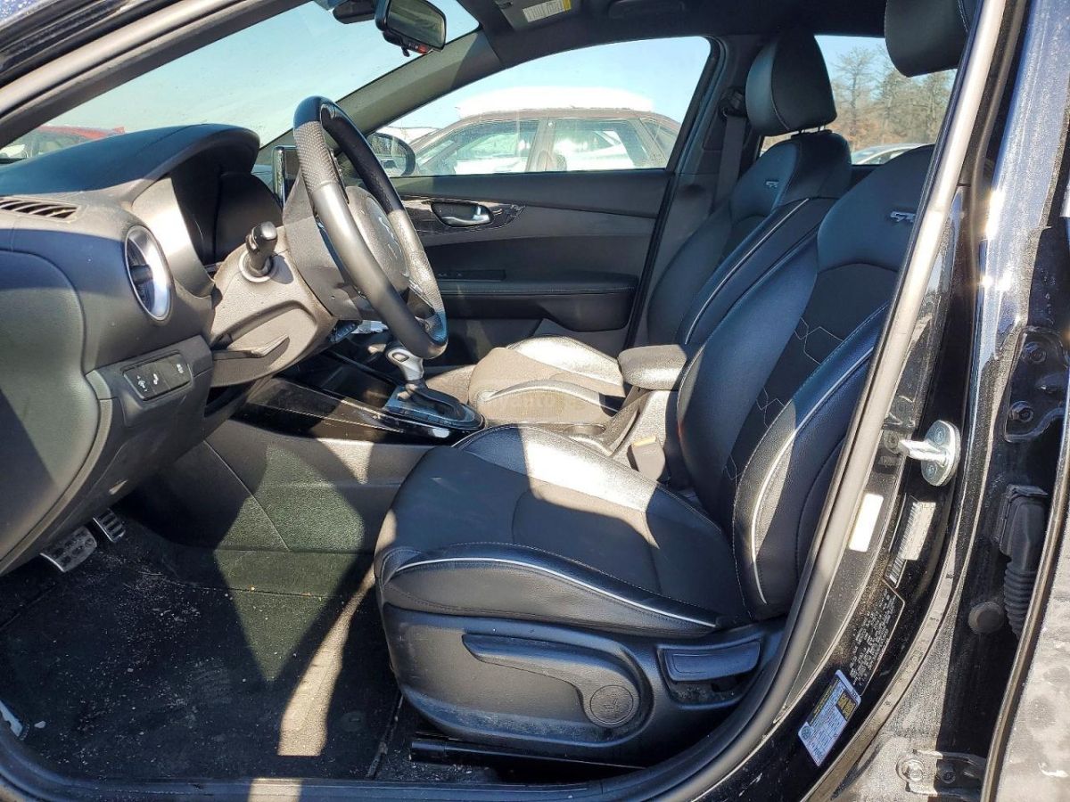 Kia Forte - фото 11