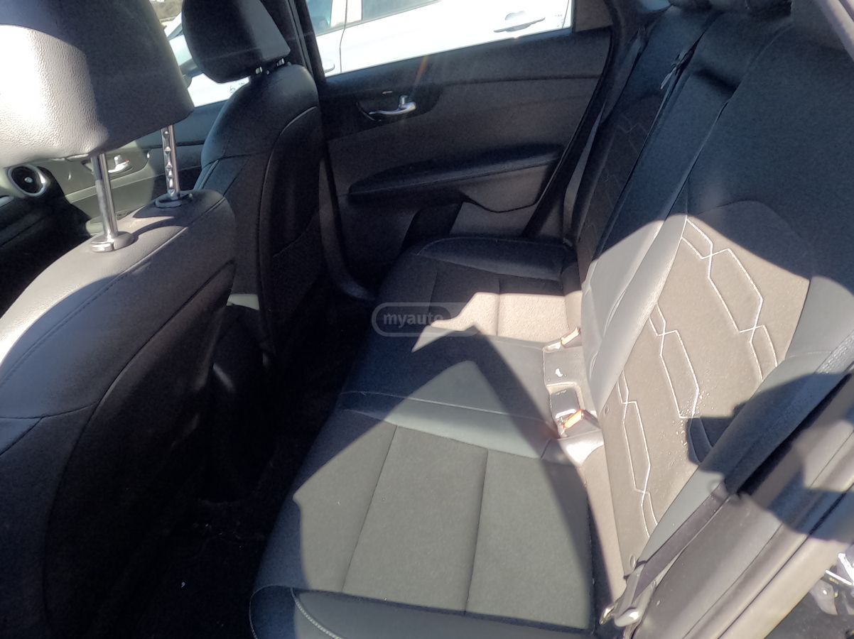 Kia Forte - фото 13