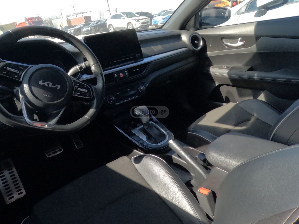 Kia Forte - фото 14