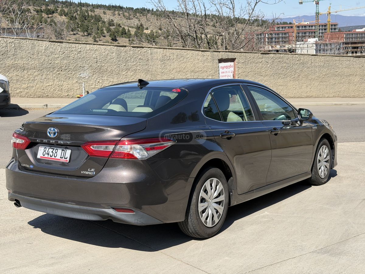 Toyota Camry - фото 3