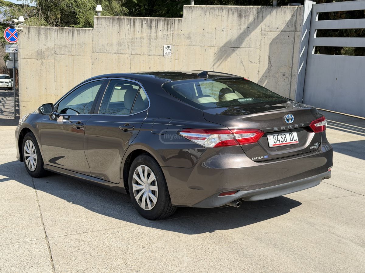 Toyota Camry - фото 4