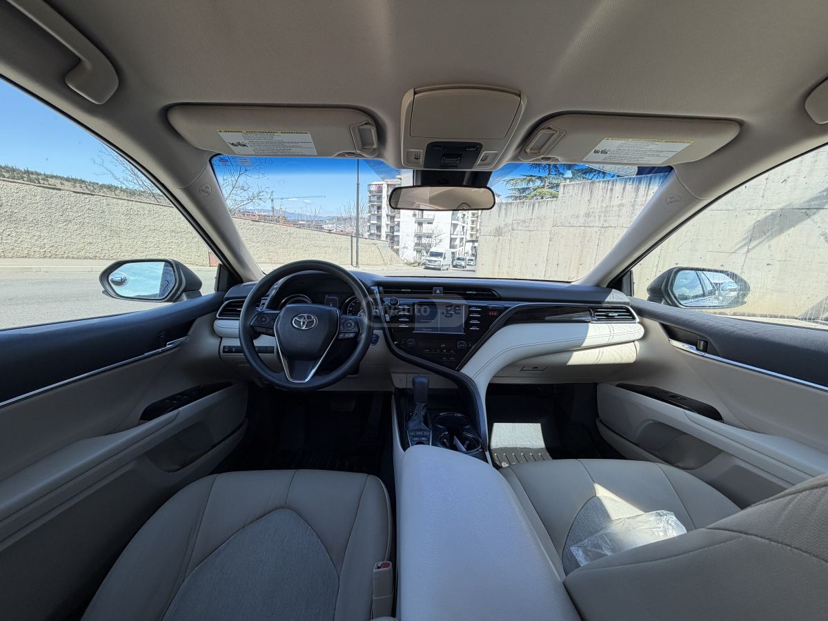 Toyota Camry - фото 5